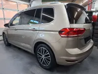 Gebraucht VW Touran Highline 150 PS (110 kW) 2017 Titanium beige Van / Kleinbus