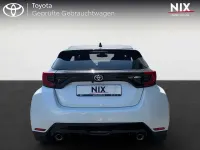 Gebraucht Toyota Yaris Basis 261 PS (191 kW) 2024 Platinumweiss perleffekt Kleinwagen