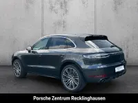 Gebraucht Porsche Macan 441 PS (324 kW) 2021 Vulkangraumetallic SUV