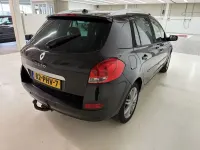 Gebraucht Renault Clio 75 PS (55 kW) 2011 Schwarz Kombi