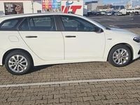 Usado Fiat Tipo 95 CV (69 kW) 2018 Blanco Familiar