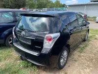 Gebraucht Toyota Verso Basis 111 PS (81 kW) 2016 Black mica / ink Van / Kleinbus
