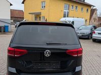 Gebraucht VW Touran Highline 190 PS (139 kW) 2016 Deepblackperleffekt Van / Kleinbus