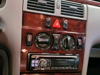 Gebraucht Mercedes E200 116 PS (85 kW) 2000 Grau Limousine