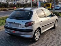 Gebraucht Peugeot 206 75 PS (55 kW) 2000 Silber Limousine