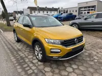 Second-hand VW T-Roc Style 150 CP (110 kW) 2018 Galben SUV