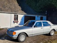 Second-hand Mercedes E280 185 CP (136 kW) 1982 Argintiu Berlinǎ