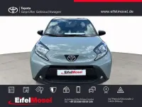 Gebraucht Toyota Aygo X Basis 72 PS (52 kW) 2025 Urban khaki / night sky black SUV