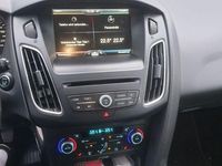 Gebraucht Ford Focus Titanium 125 PS (91 kW) 2015 Schwarz Limousine