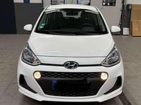 Gebraucht Hyundai i10 Style 87 PS (63 kW) 2019 Weiß Kleinwagen