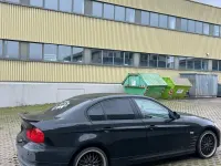 Gebraucht BMW 320 170 PS (125 kW) 2009 Schwarz Limousine