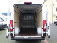 Gebraucht Peugeot Boxer 140 PS (102 kW) 2024 Weiß icy Van
