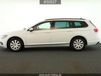 Gebraucht VW Passat 122 PS (89 kW) 2023 Weiß Kombi