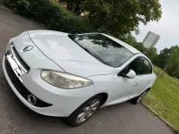 Gebraucht Renault Fluence Dynamique 140 PS (102 kW) 2011 Weiß Limousine