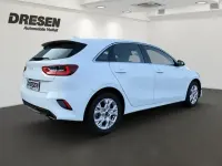 Używany Kia Ceed Vision 140 KM (102 kW) 2025 Biały Hatchback