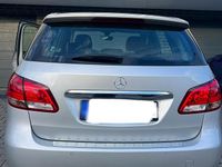 Gebraucht Mercedes 200 136 PS (100 kW) 2017 Silber Van / Kleinbus