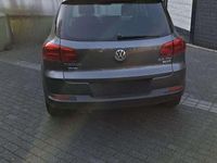 Gebraucht VW Tiguan LOUNGE 140 PS (102 kW) 2015 Grau SUV