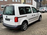 Gebraucht VW Caddy Family 84 PS (61 kW) 2016 Weiß Van / Kleinbus