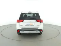 Używany Mitsubishi Outlander Active 150 KM (110 kW) 2019 Biały SUV