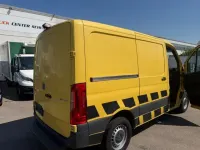 Gebraucht Mercedes Sprinter 163 PS (119 kW) 2020 Calcitgelb Van