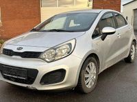 Gebraucht Kia Rio Edition 7 86 PS (63 kW) 2012 Brilliantsilber met. Limousine