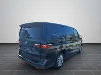 Gebraucht VW Multivan Basis 218 PS (160 kW) 2023 Schwarz Van / Kleinbus