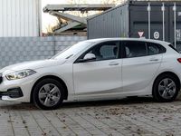Gebraucht BMW 118 Sport Line 136 PS (100 kW) 2024 Alpinweiss iii Kleinwagen