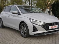 Neu Hyundai i20 101 PS (74 kW) 2025 Grau Limousine