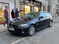 Gebraucht BMW 320 184 PS (135 kW) 2012 Schwarz Kombi