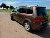 Gebraucht VW Touran Life 140 PS (102 kW) 2013 Braun Van / Kleinbus