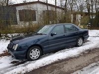 Gebraucht Mercedes E240 Classic 160 PS (117 kW) 2000 Schwarz Limousine