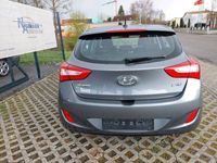 gebraucht Hyundai i30 1.6 FiFa Edition/ Klima/ 1-Hand/ Navi/ Kamera