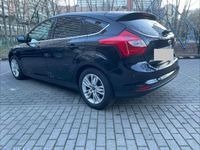 Gebraucht Ford Focus Titanium 125 PS (91 kW) 2011 Schwarz Limousine