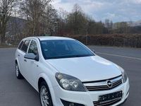 Gebraucht Opel Astra 90 PS (66 kW) 2010 Weiß Kombi