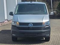Gebraucht VW Transporter 150 PS (110 kW) 2022 Silber Van