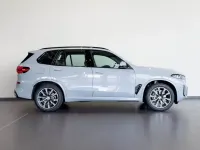 Neu BMW X5 M Sport 298 PS (219 kW) 2026 Grau SUV