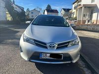 Gebraucht Toyota Auris Edition 136 PS (100 kW) 2015 Silber Limousine