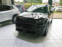 Neu Jeep Compass Summit 131 PS (96 kW) 2025 Schwarz SUV