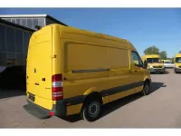 Usado Mercedes Sprinter 143 HP (105 kW) 2017 Amarelo Van