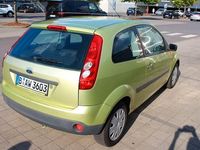 Gebraucht Ford Fiesta 60 PS (44 kW) 2006 Gelb Limousine