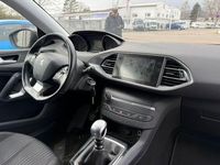 Gebraucht Peugeot 308 SW Active 131 PS (96 kW) 2017 Blau Kombi