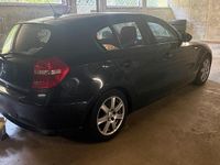 Gebraucht BMW 118 143 PS (105 kW) 2011 Schwarz Kleinwagen