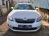 Gebraucht Skoda Octavia Elegance 105 PS (77 kW) 2015 Weiß Kleinwagen