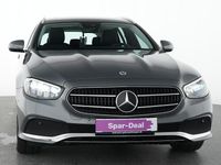 Gebraucht Mercedes E300 Avantgarde 306 PS (225 kW) 2022 Selenitgrau Limousine