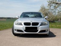 Gebraucht BMW 318 143 PS (105 kW) 2009 Silber Limousine