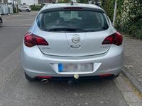 Gebraucht Opel Astra 140 PS (102 kW) 2011 Silber Limousine