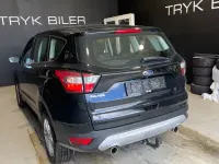 Gebraucht Ford Kuga Titanium 120 PS (88 kW) 2018 Schwarz SUV