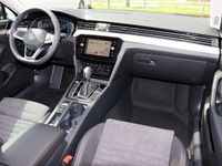 gebraucht VW Passat Variant Elegance 1.5 TSI DSG AHK IQ Light