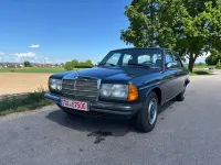 Gebraucht Mercedes 200 109 PS (80 kW) 1982 Blau Limousine