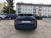 Gebraucht Skoda Octavia Ambition 150 PS (110 kW) 2022 Modra lava/lava blau Kombi